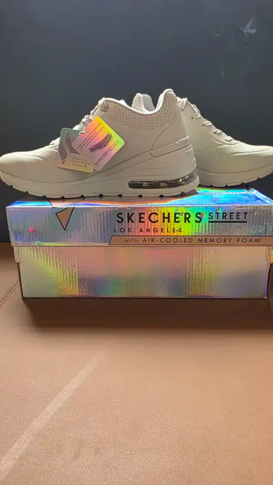 Sepatu Skechers Street Los Angeles Putih