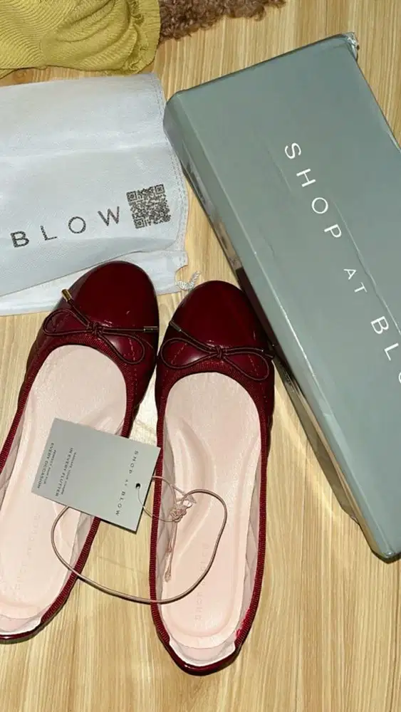 Flat Shoes merah Shop at Blow