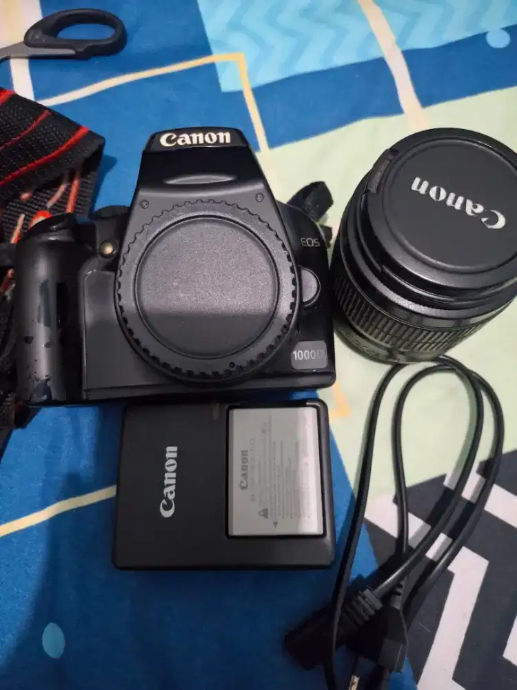 Kamera Canon D1000