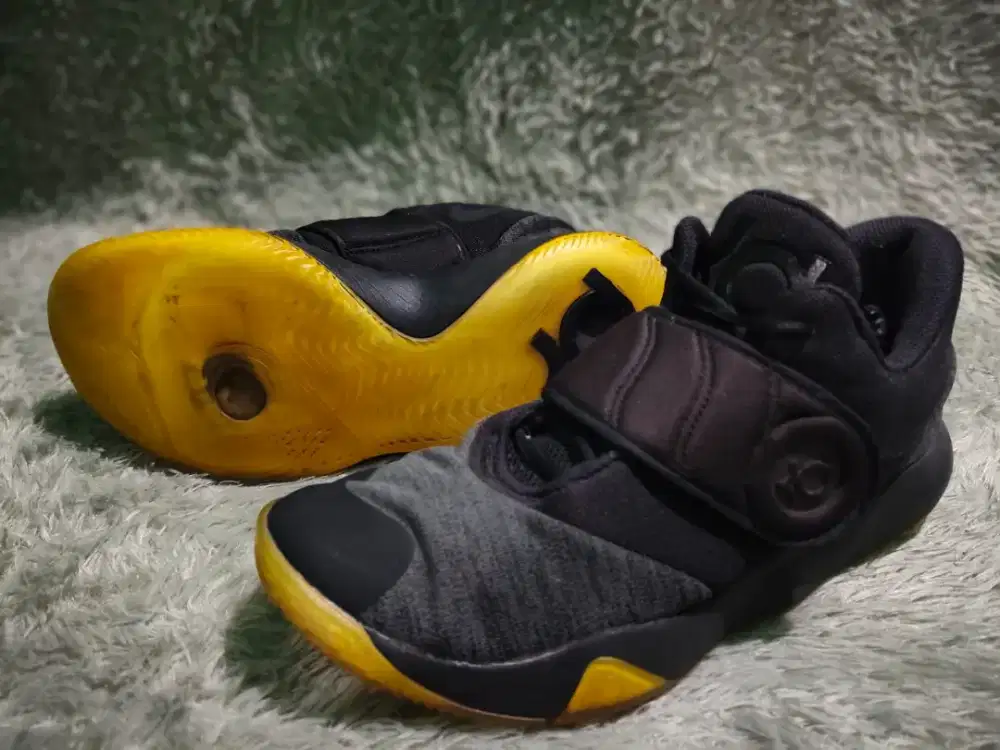 Sepatu basket second