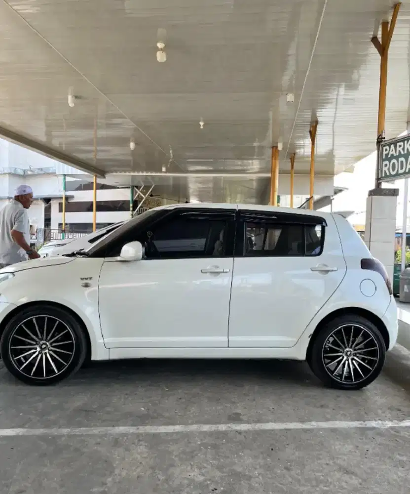Suzuki Swift, 2011 AT, hrg 102jt