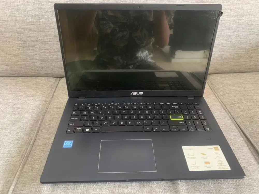 ASUS E510 15.6 Celeron N5030 | SSD 128GB | RAM 4GB | Kondisi Normal