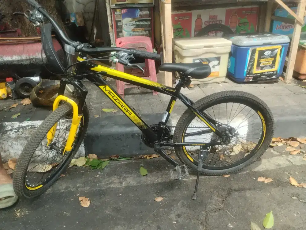 Di jual aja sepedah merek mazara
