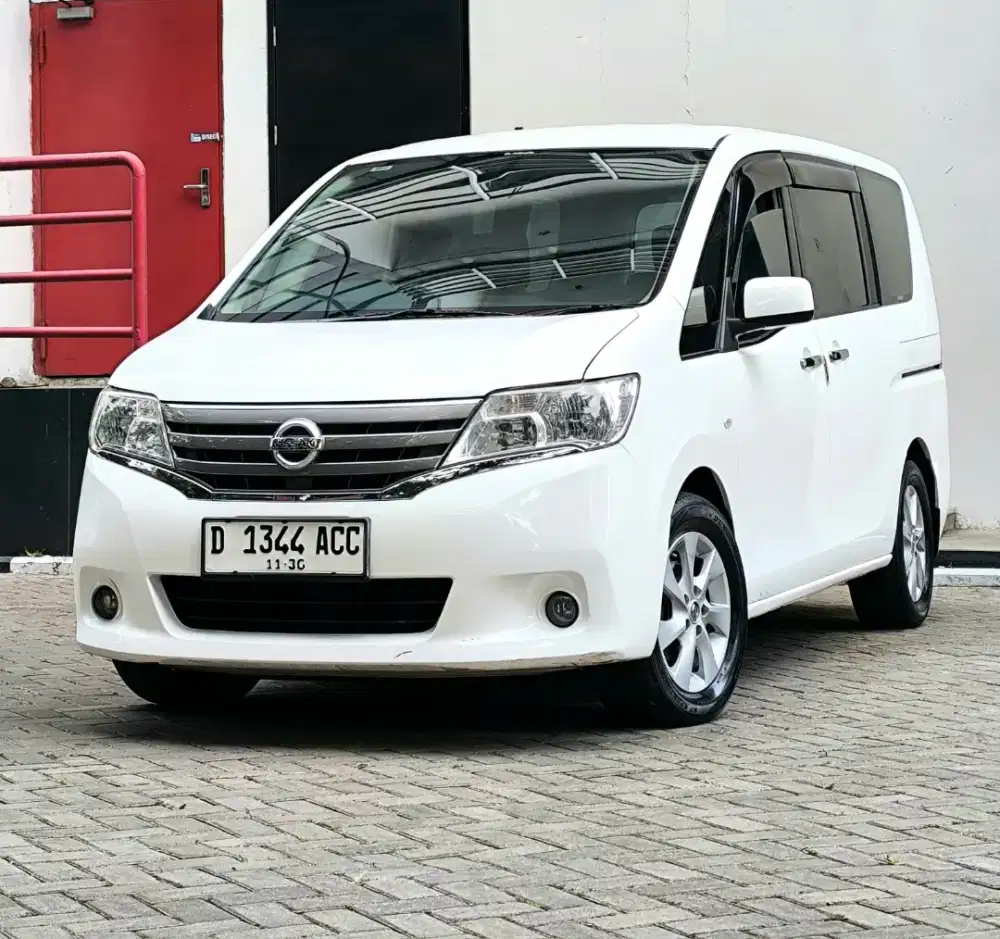 SERENA NEW C26 2.0 AT 2013 KM 115rb ISTIMEWA BANDUNG