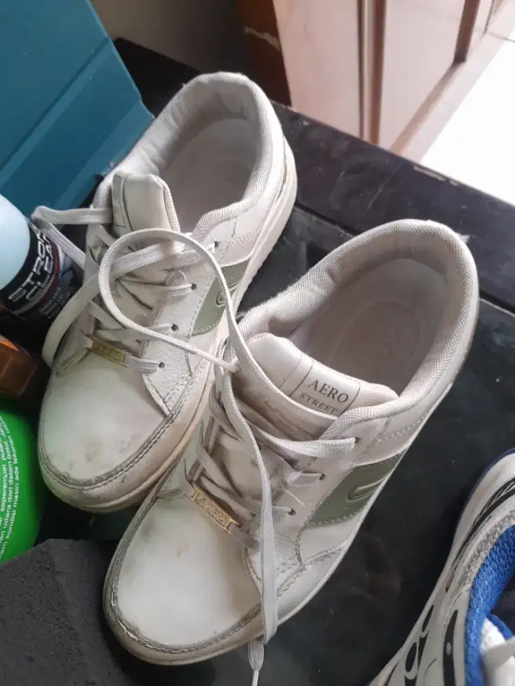 Sepatu Aerostreet 37
