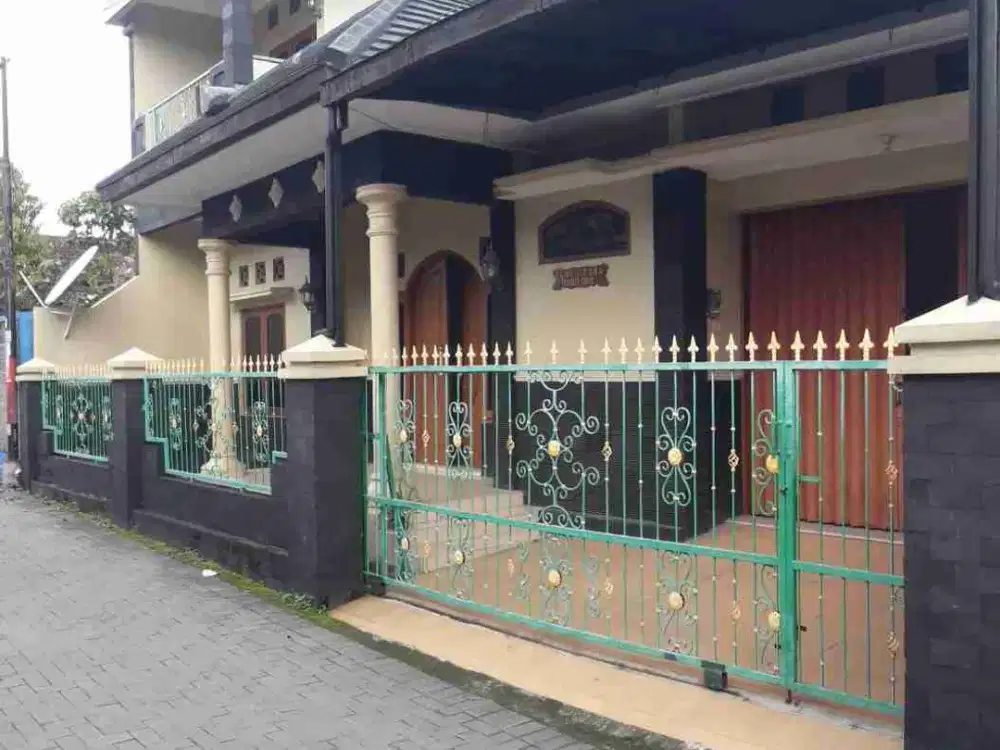 Rumah 2lt cukup luas di Condongcatur