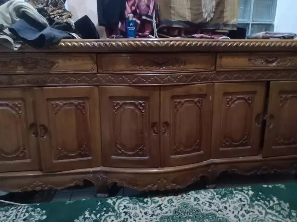 Lemari buffet ukir kayu jati