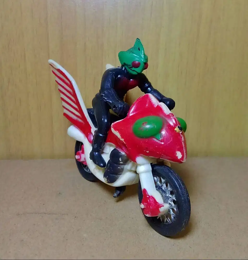 Mainan Figure Kamen Rider Motor Vintage