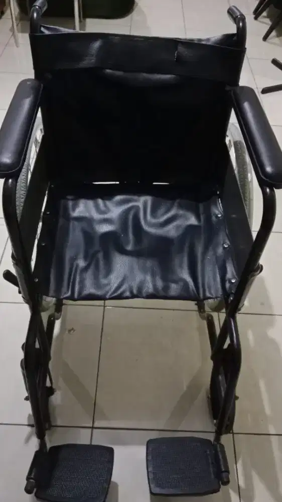 Kursi roda bekas