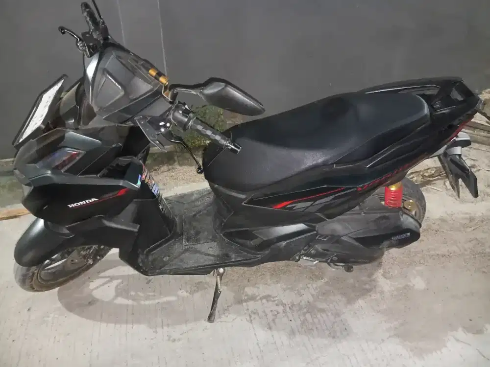 Vario 160 hitam