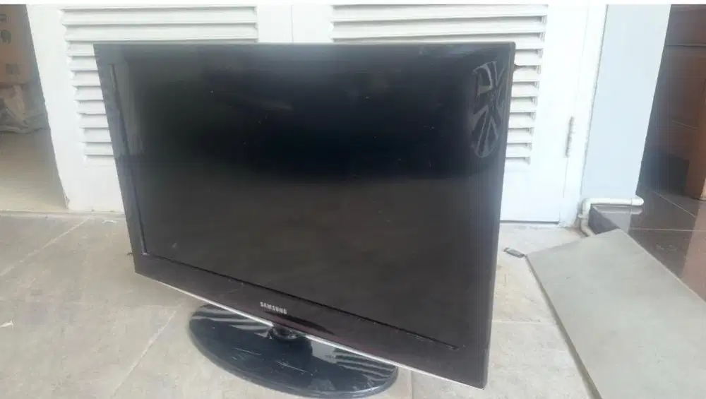 dijual TV LCD SAMSUNG 32 Inch type LA32C450