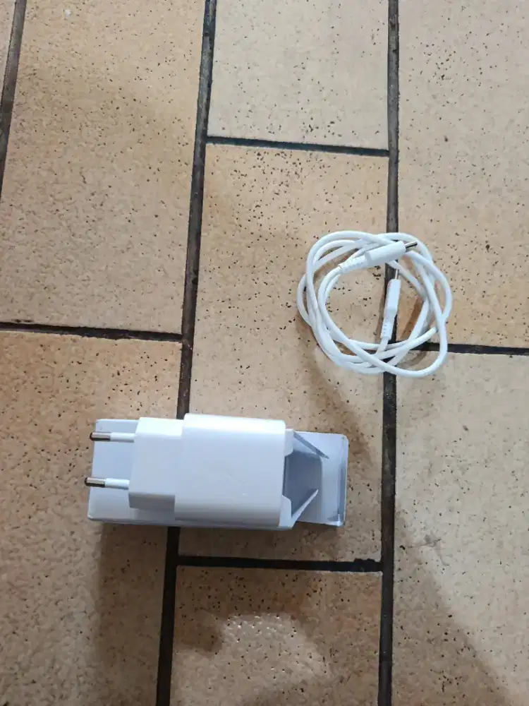 Dijual Charger ORI Samsung 25 Watt, copotan A17. Awet, baru, ORI. Nego