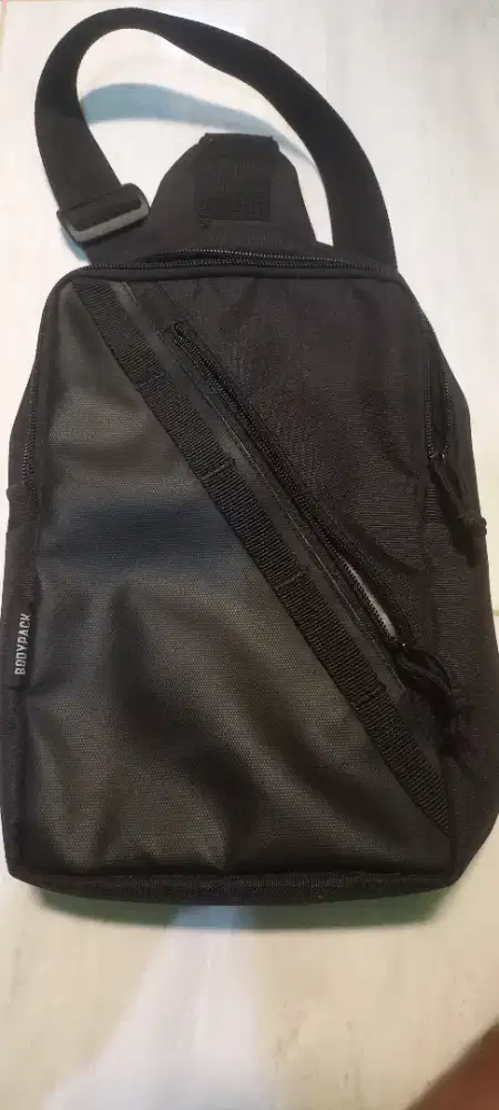 Jual tas selempang BODY PACK original