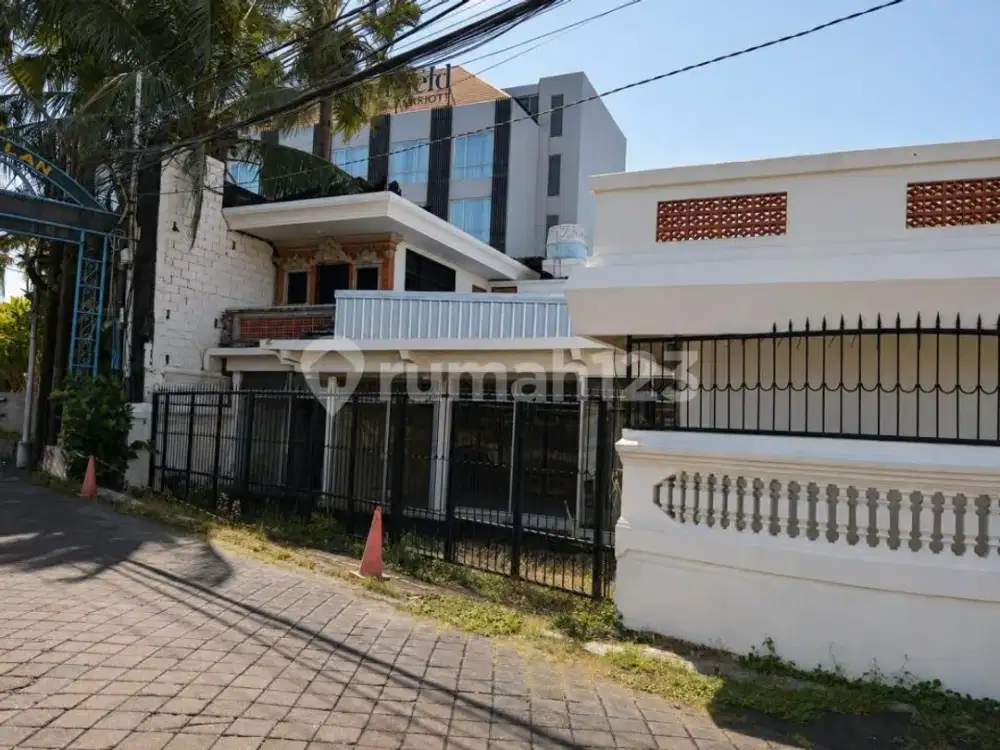 Dijual / Disewakan 2 Rumah Strategis di Kuta