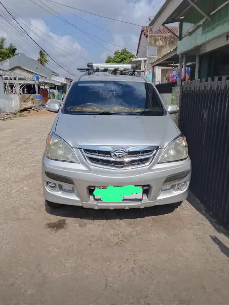 Daihatsu xenia 2011