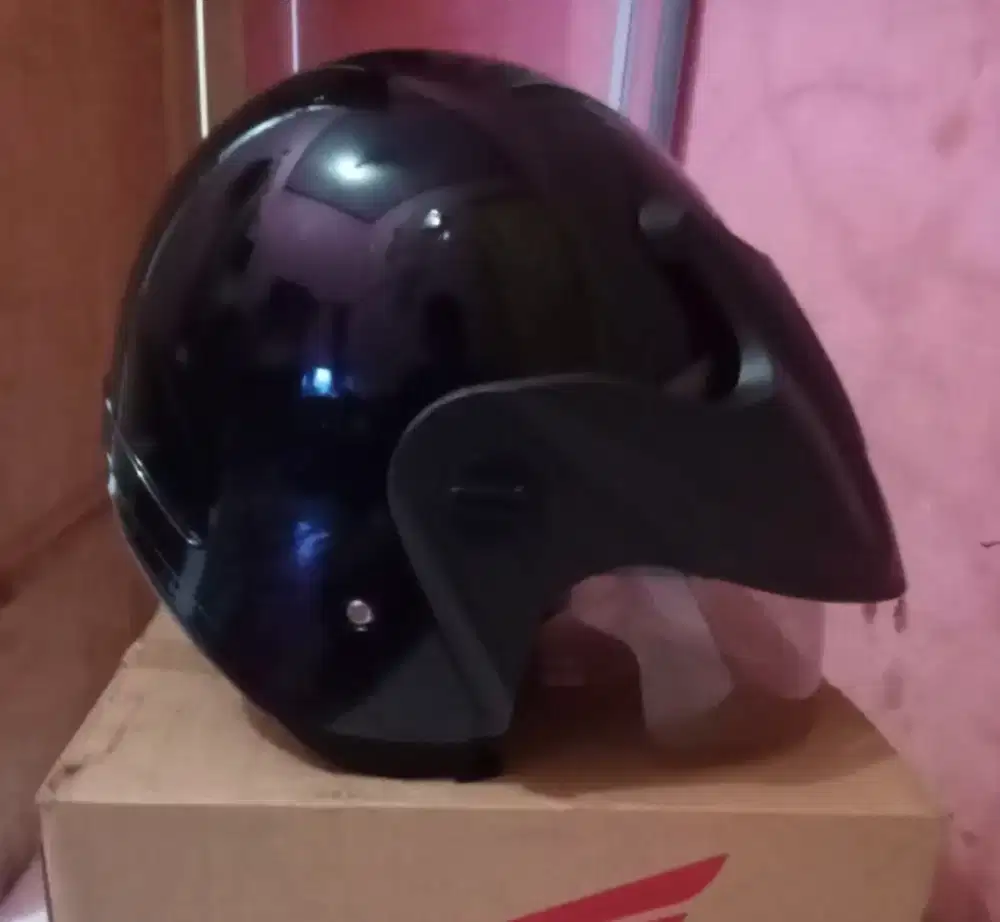 Helm bawaan motor blm di pakai