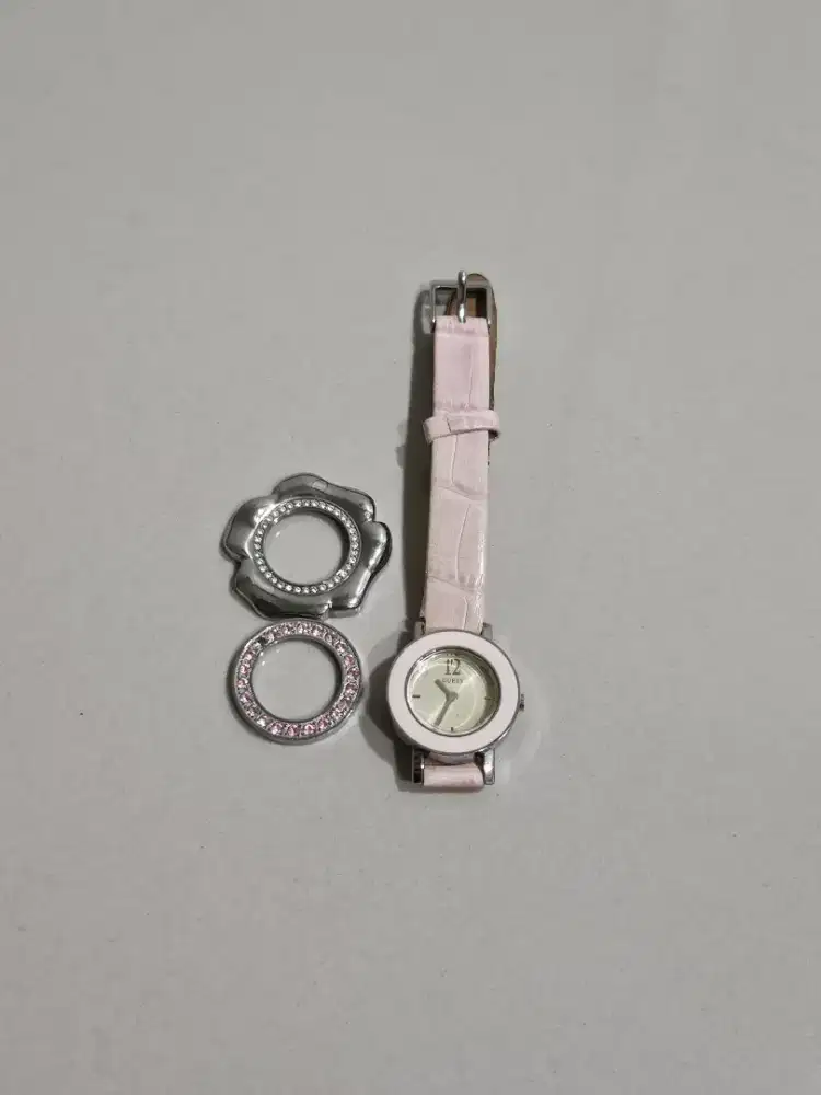 Guess Jam Tangan Wanita Pink