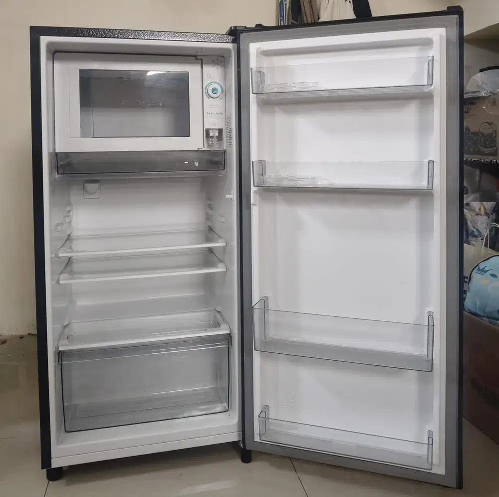 DI JUAL KULKAS hisense model RR198D4IBN