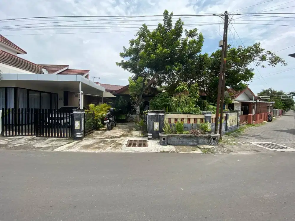 Tanah Ada Bangunan Dekat Balaikota Timoho Umbulharjo Yogyakarta