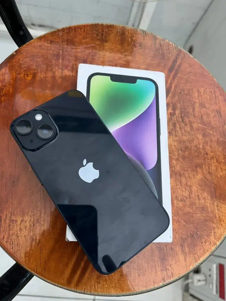 iPhone 14 128 bisa semua kartu sangat mulus