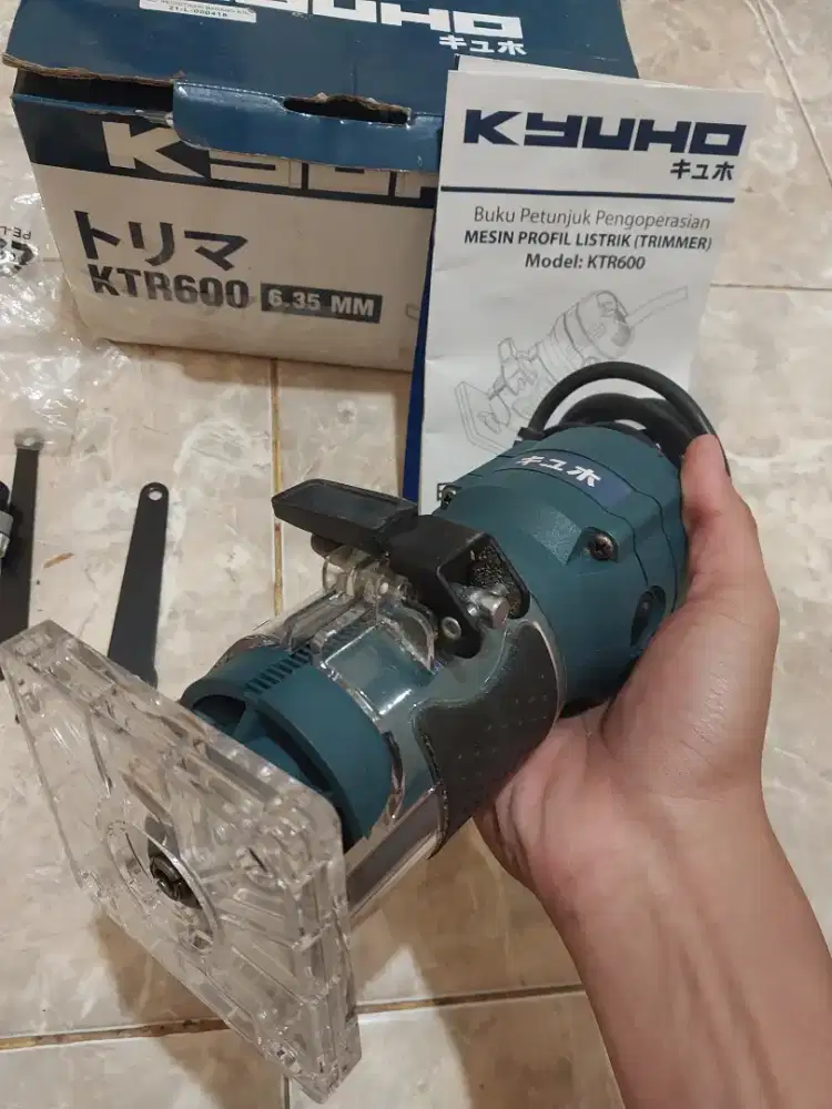 kyuho mesin profil listrik (trimmer) KTR600
kondisi like new fullset