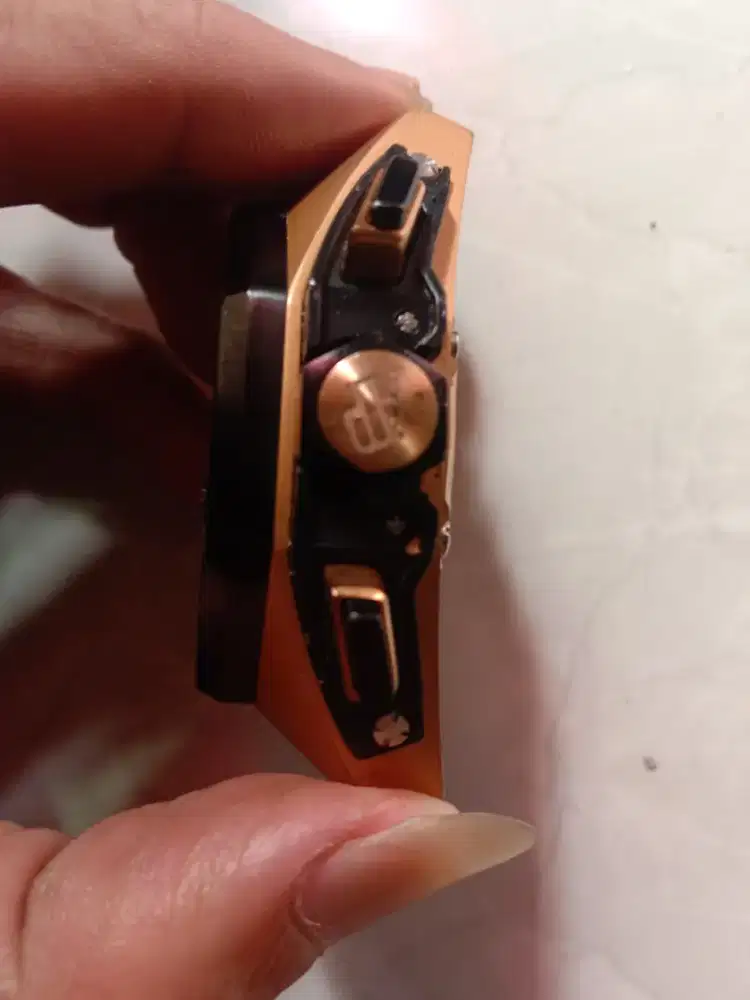 Jam tangan second