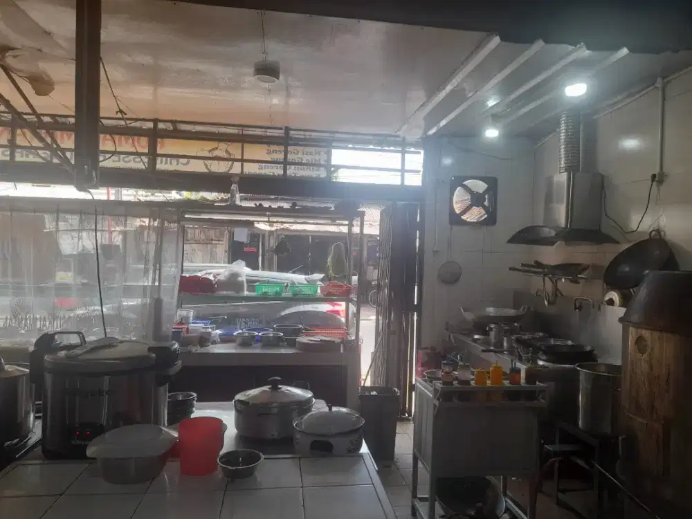 Dicari Karyawan cowo pengalaman potong sayur (Helper) di Resto