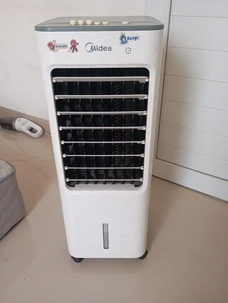 Penyejuk Udara Midea AC100-18B