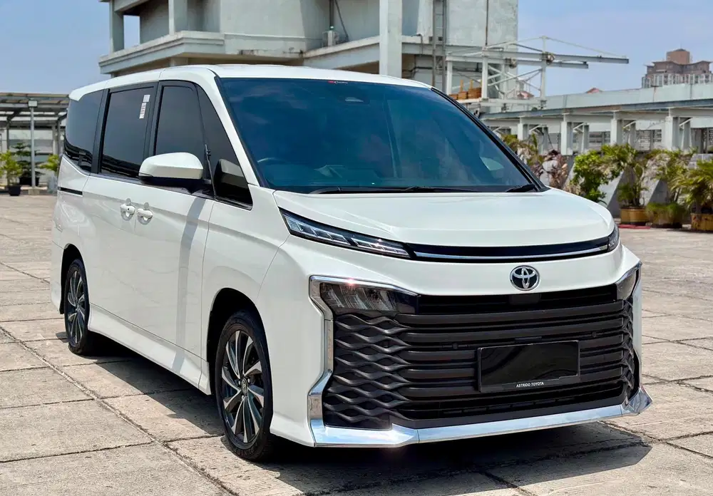 [LOW KM 21.000] TOYOTA VOXY TSS 2.0 AT 2022 PUTIH ISTIMEWA TT 2023