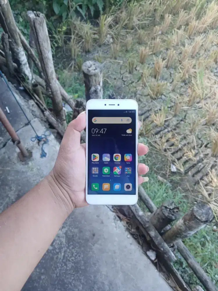 Di Jual Hp Redmi Note 5a Kondisi Siap Pakai.