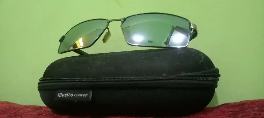 Jual kaca mata ILLUSTRO