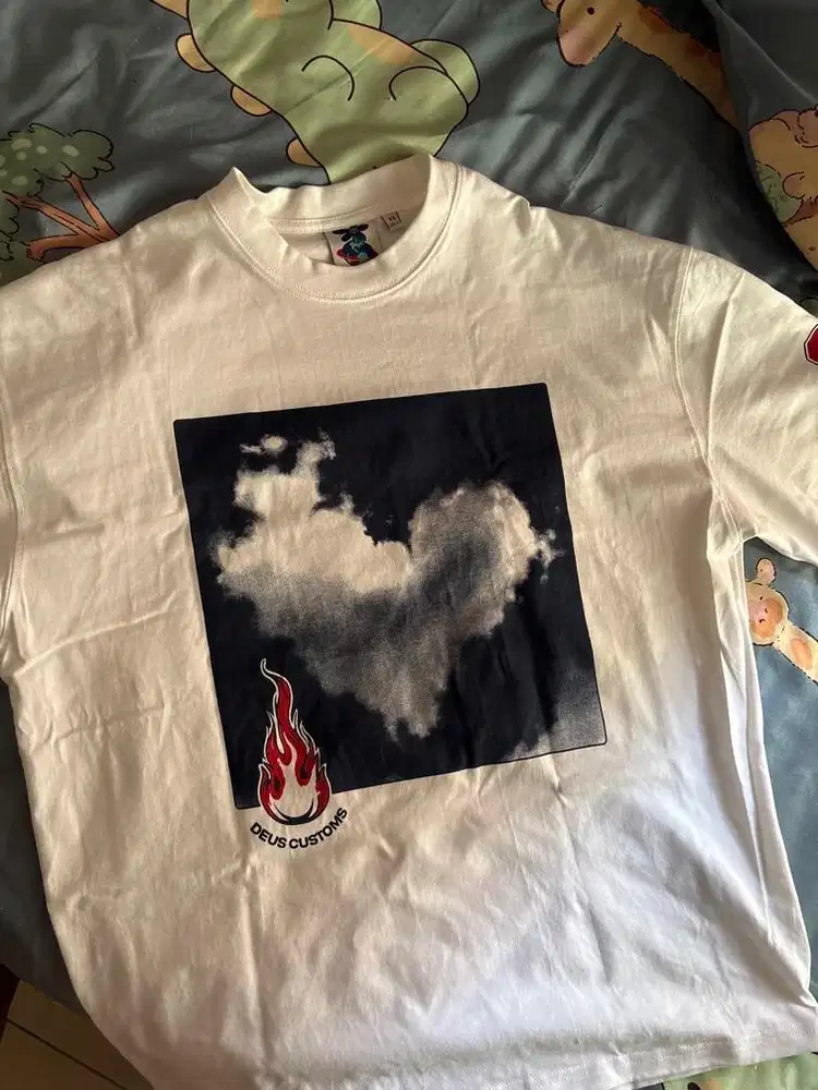 Deus x machina puff love tee
