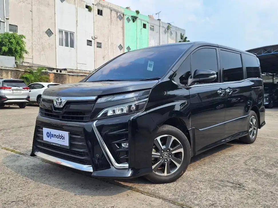 Pajak Panjang - Toyota Voxy 2.0 Bensin-AT 2020