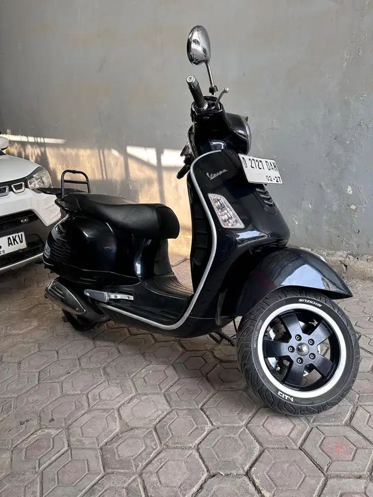 Vespa gts 150 black 2016