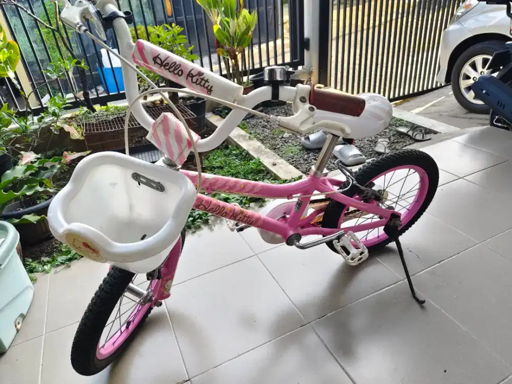 Sepeda anak Polygon (Hello kitty)