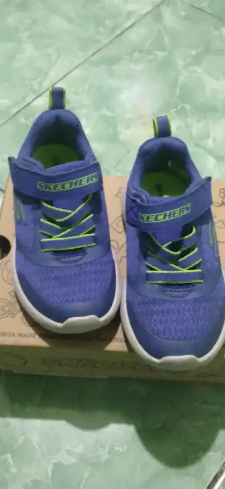 Skechers ukuran 8 gress