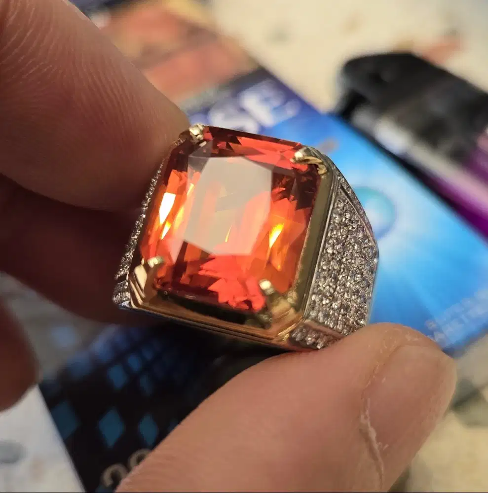 Natural Orange Saphire 15 carats