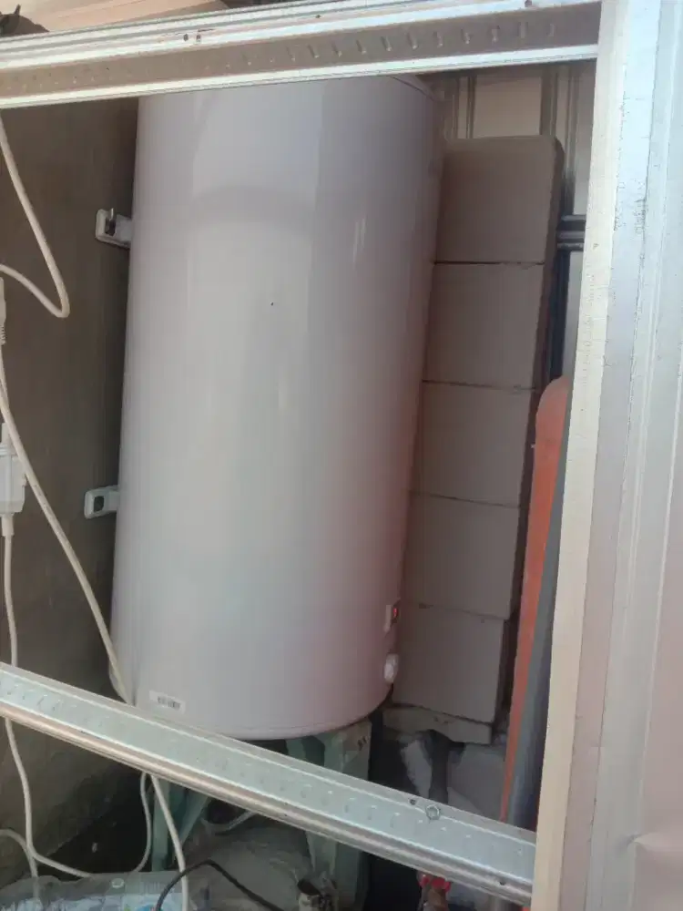 Water heater electrolux 100L storage kondisi 99% mulus