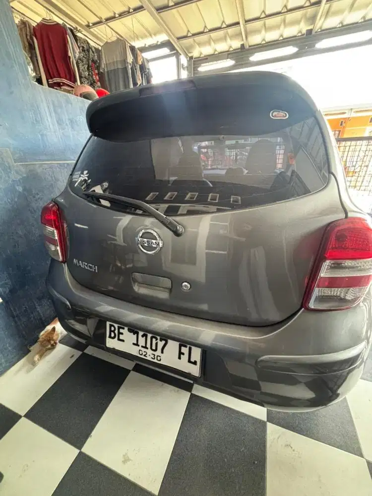 Nissan March 2011
