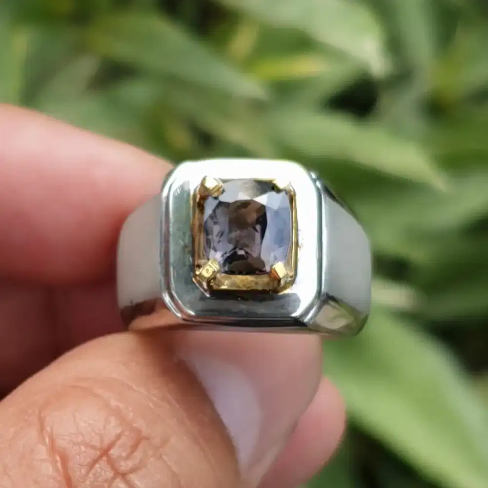 Natural purple spinel 2.08 crt