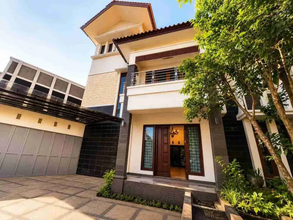 Rumah Mewah LT 360 Siap Huni Di Isola Sayap Setiabudi kodya Bandung harga 3,7 Milyar