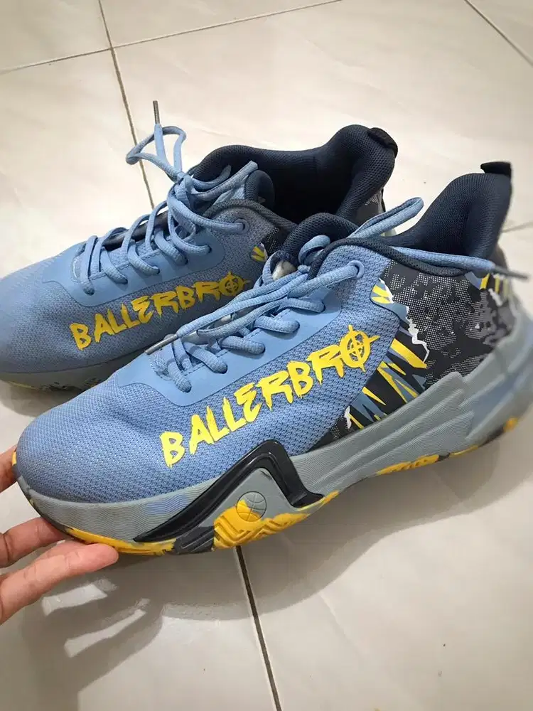 Sepatu basket second