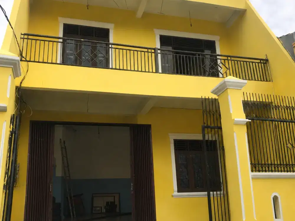 Rumah Besar Kemayoran 3 Lantai, Hunian Ideal untuk Keluarga