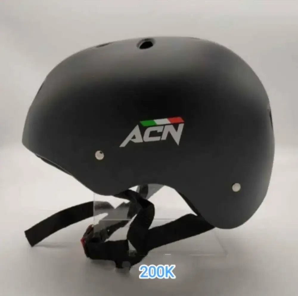 Helm sepeda berbagai tipe