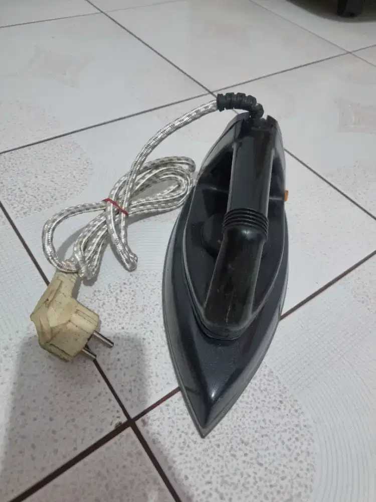 Setrika Maspion EX-1000