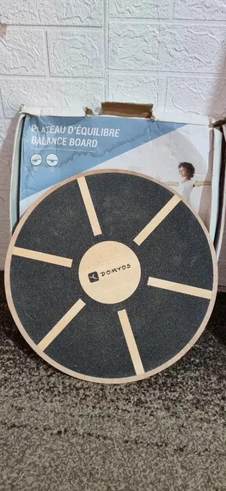 DOMYOS Wooden Balance Board - Diameter 39.5 cm / Height 7.5 cm