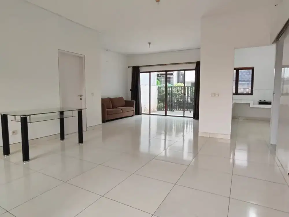 Disewa Rumah 2 Lantai Siap Huni Cluster Cassia Jakarta Garden City Cakung Jakarta Timur Semi Furnished (029)