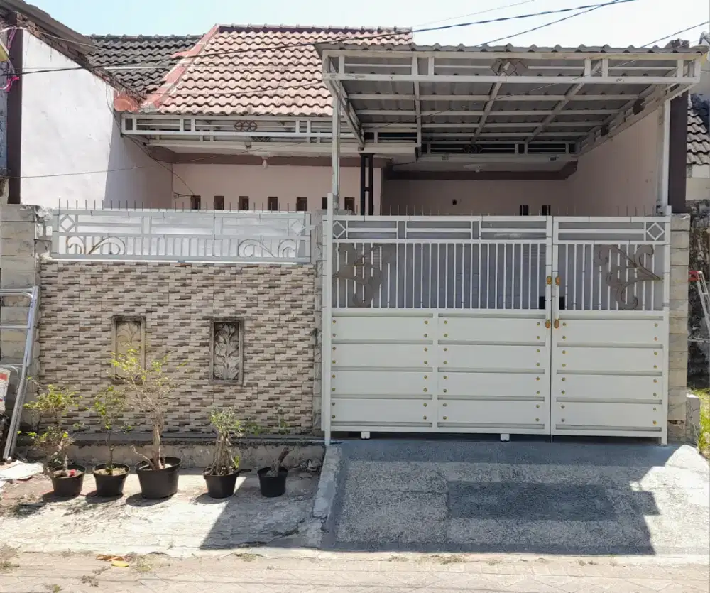 DI KOST KAN ATAU KONTRAK