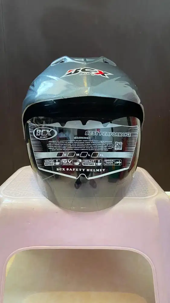Helm sepeda motor