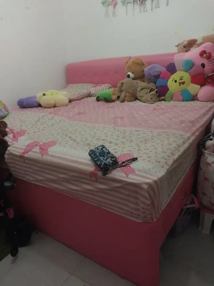 Kasur plus dipan